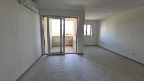Istra, Barban- stan na prvom katu novogradnje,centar, 64m2