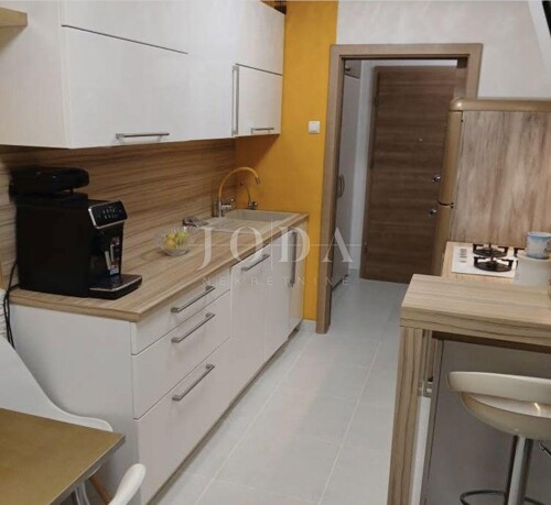 Labin, moderno uređen stan na odličnoj lokaciji