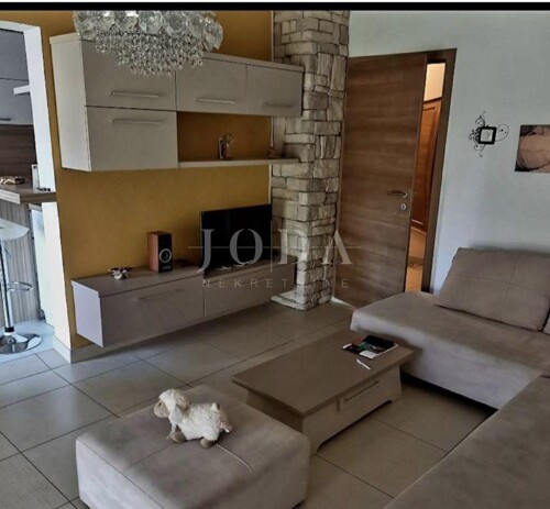 Labin, moderno uređen stan na odličnoj lokaciji