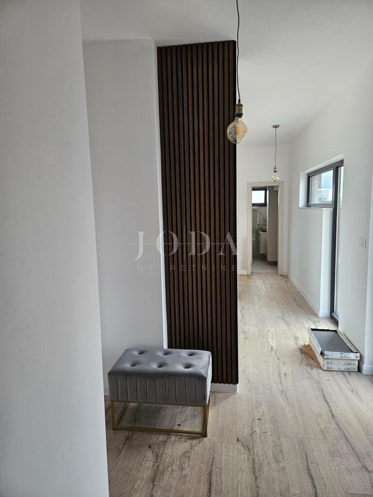Image 6335503 - 7