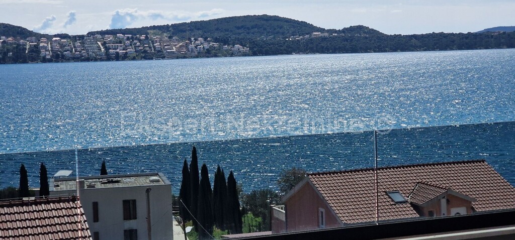 Image 6335621 - 7