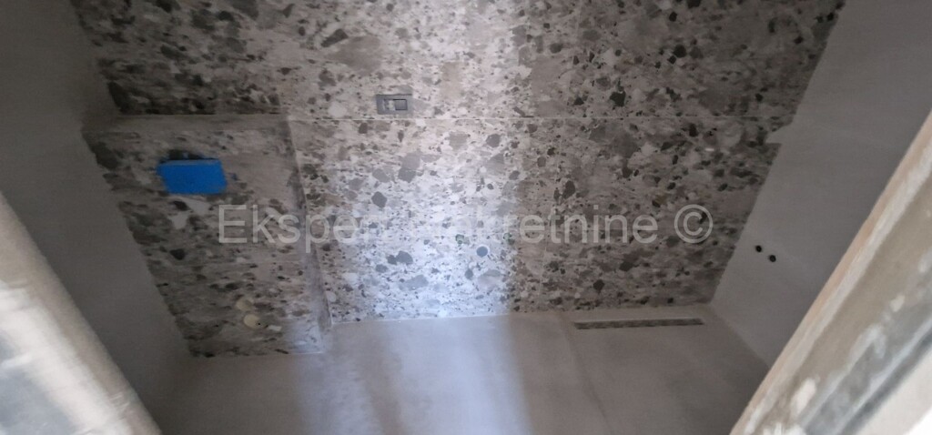 Image 6335621 - 10