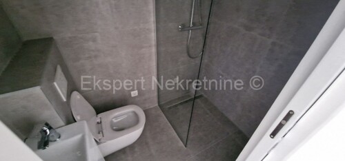 Thumbnail 6335622 - 12