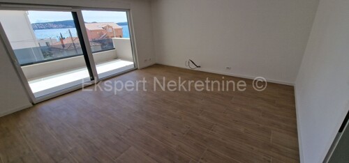 Thumbnail 6335622 - 4