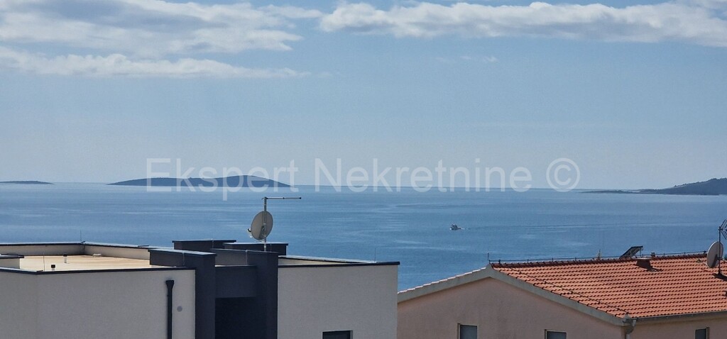 Image 6335623 - 7