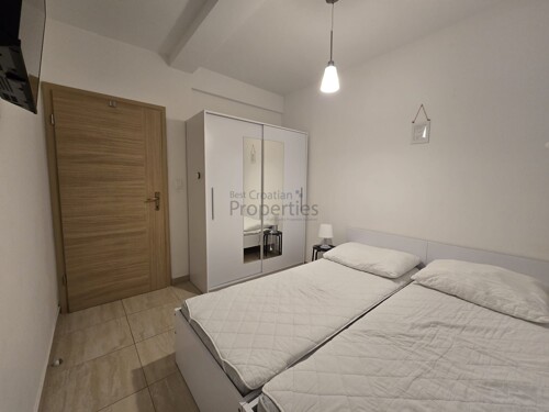 Thumbnail 6335703 - 12