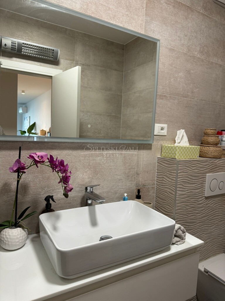 Image 6335718 - 9
