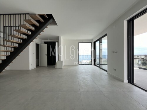 CRIKVENICA, apartman u novogradnji s vlastitim bazenom