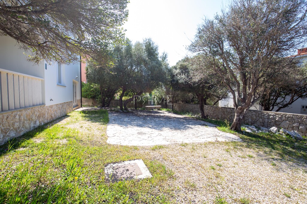 Image 6336037 - 8