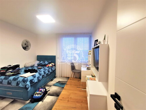Thumbnail 6336102 - 11