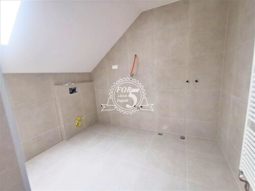 Thumbnail 6336109 - 11