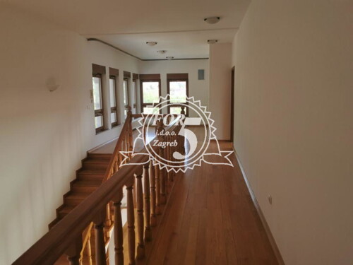 Thumbnail 6336136 - 5