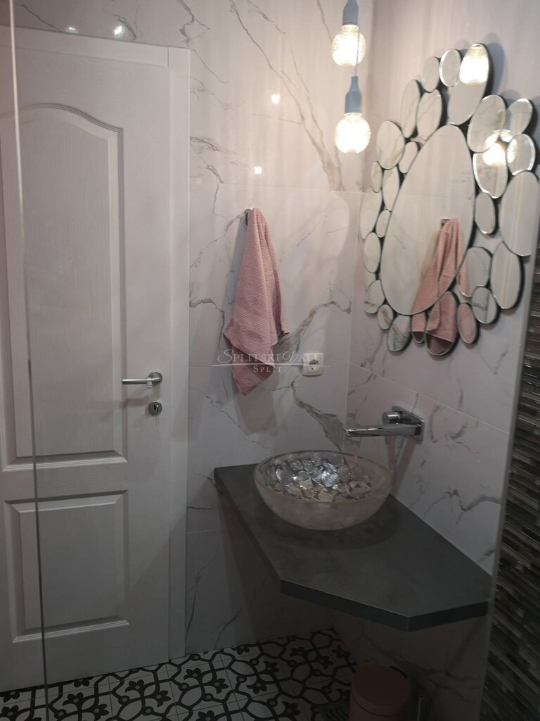 Image 6336446 - 9