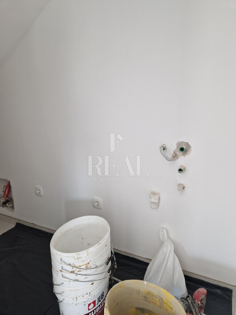 Image 6336650 - 7