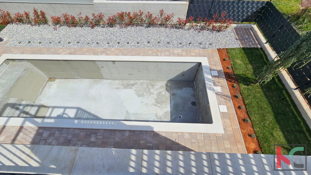 Image 6336974 - 10