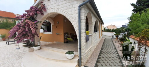 Thumbnail 6337066 - 9