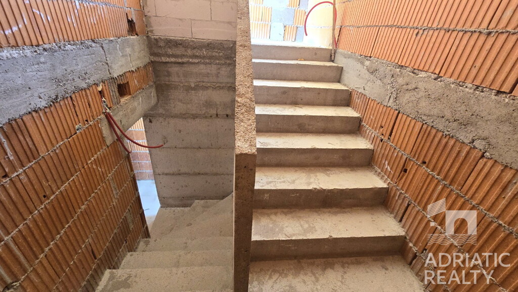 Image 6337067 - 12