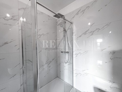 Thumbnail 6337070 - 12