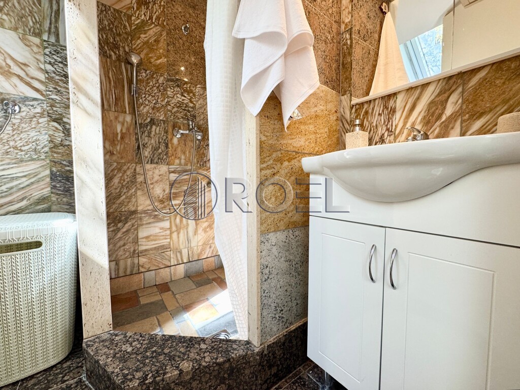 Image 6337171 - 9