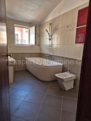 Thumbnail 6337399 - 5