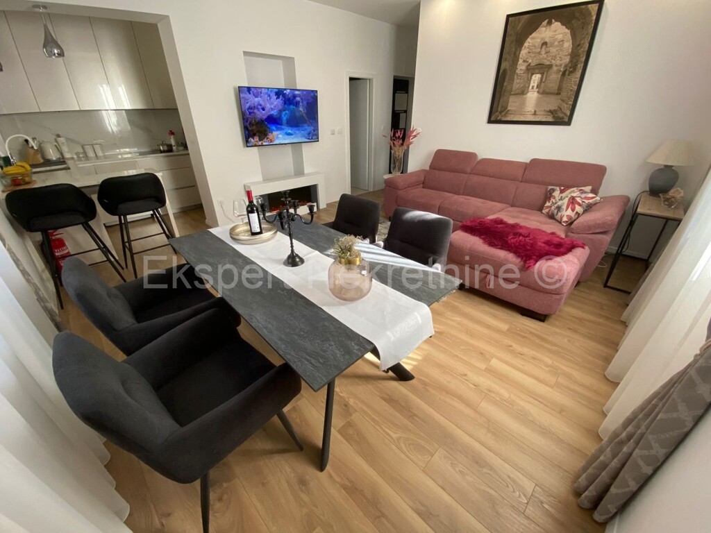 Image 6337400 - 7