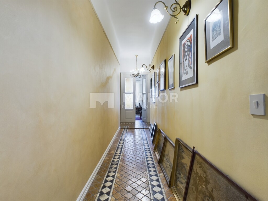 Image 6337618 - 7