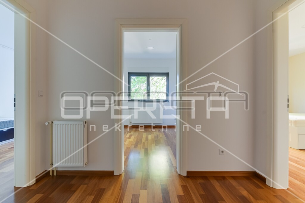 Image 6337838 - 7