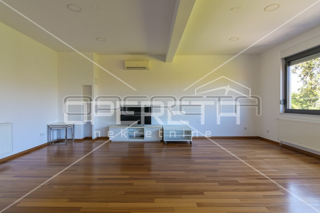 Image 6337838 - 6