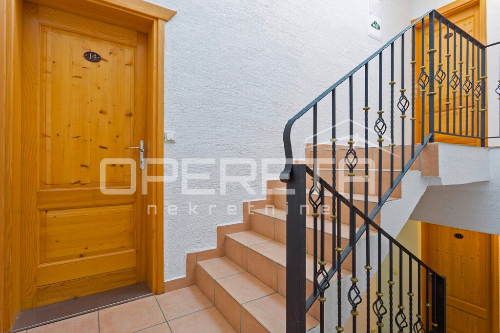 Image 6337840 - 7