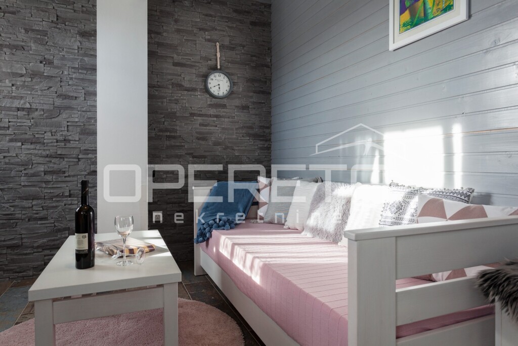 Image 6337842 - 11