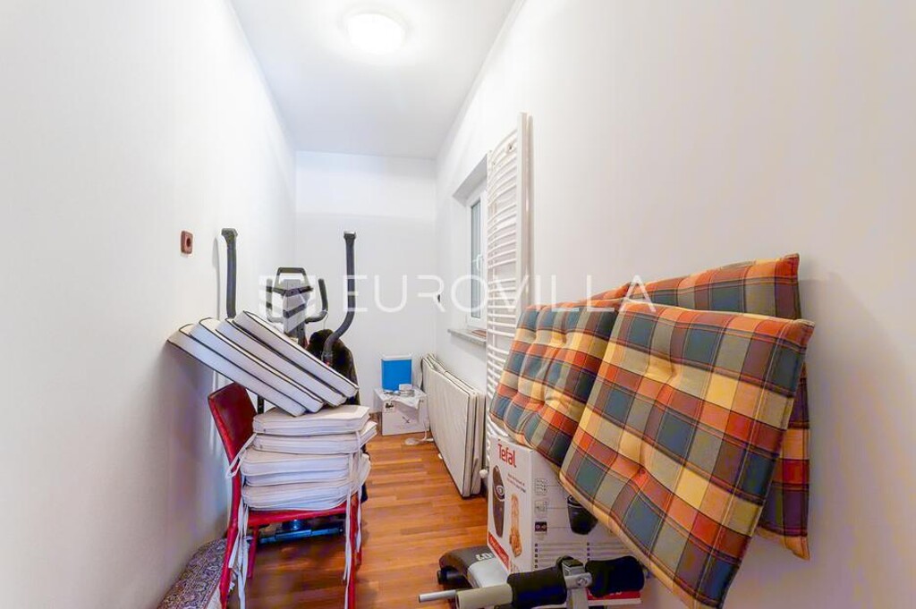 Image 6337916 - 20