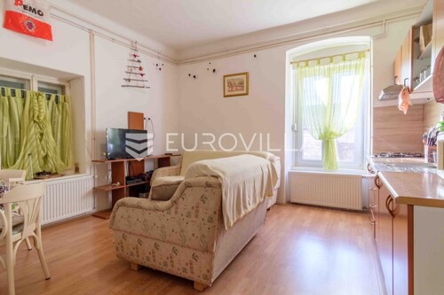 Istra, Pula, stan NKP 48 m2 u Šijani s dodatnom vrijednošću - dva poslovna...