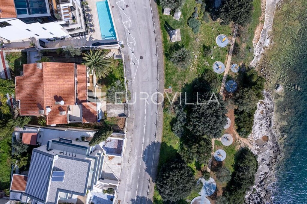Image 6337942 - 8