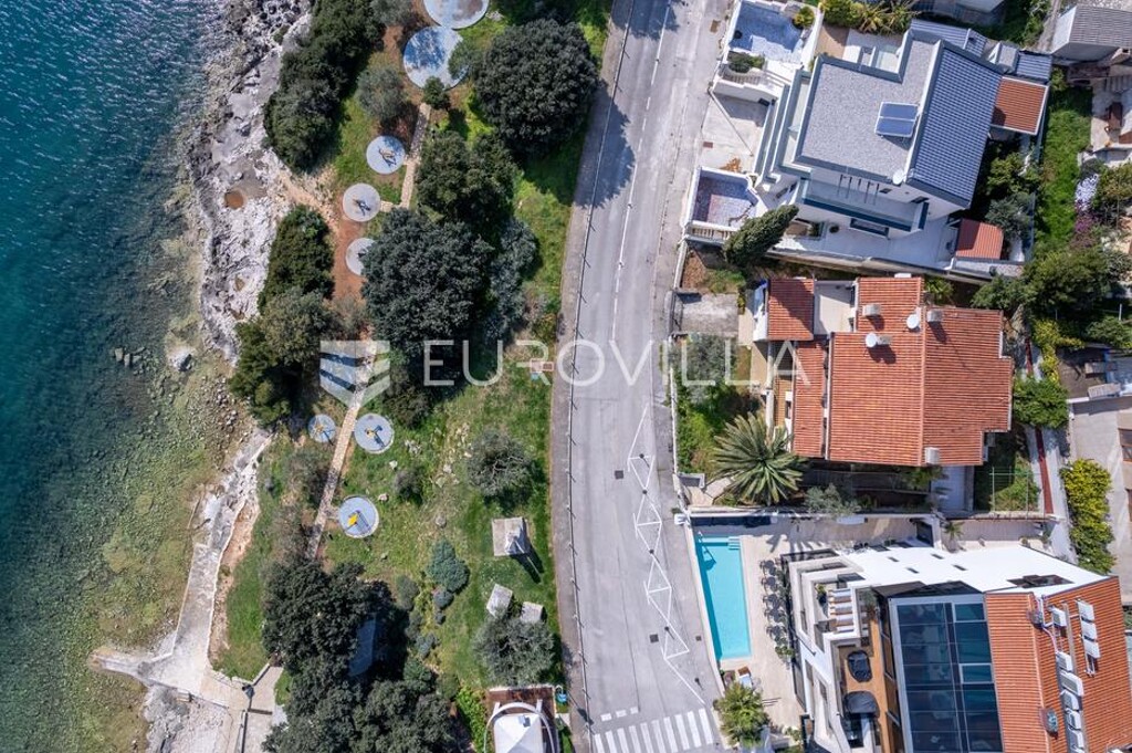 Image 6337942 - 3
