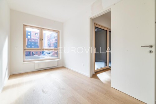 Thumbnail 6337947 - 4