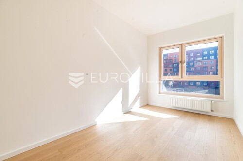 Thumbnail 6337947 - 5