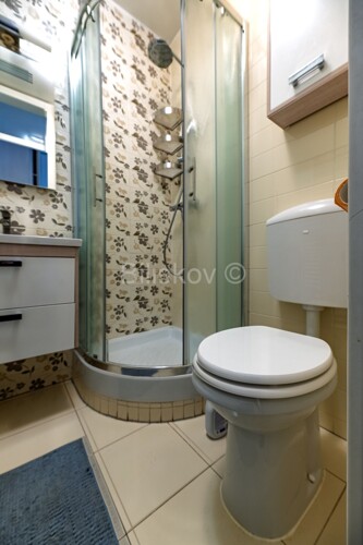 Thumbnail 6338045 - 12