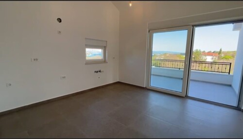 Thumbnail 6338084 - 1