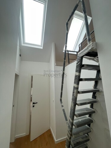 Thumbnail 6338136 - 17