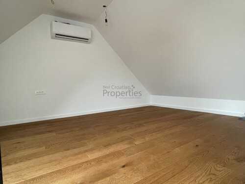 Thumbnail 6338136 - 16