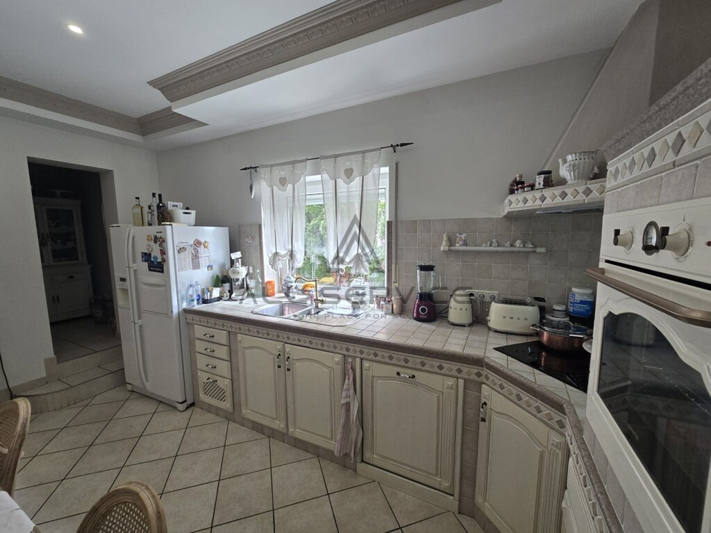 Image 6338215 - 6