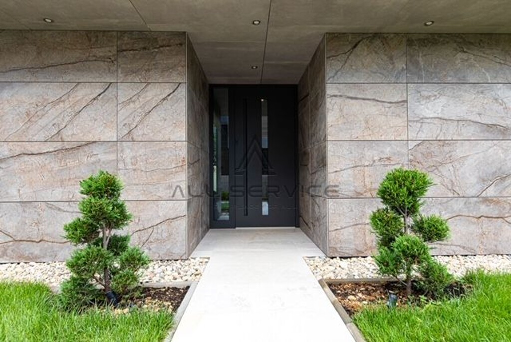 Image 6338346 - 7