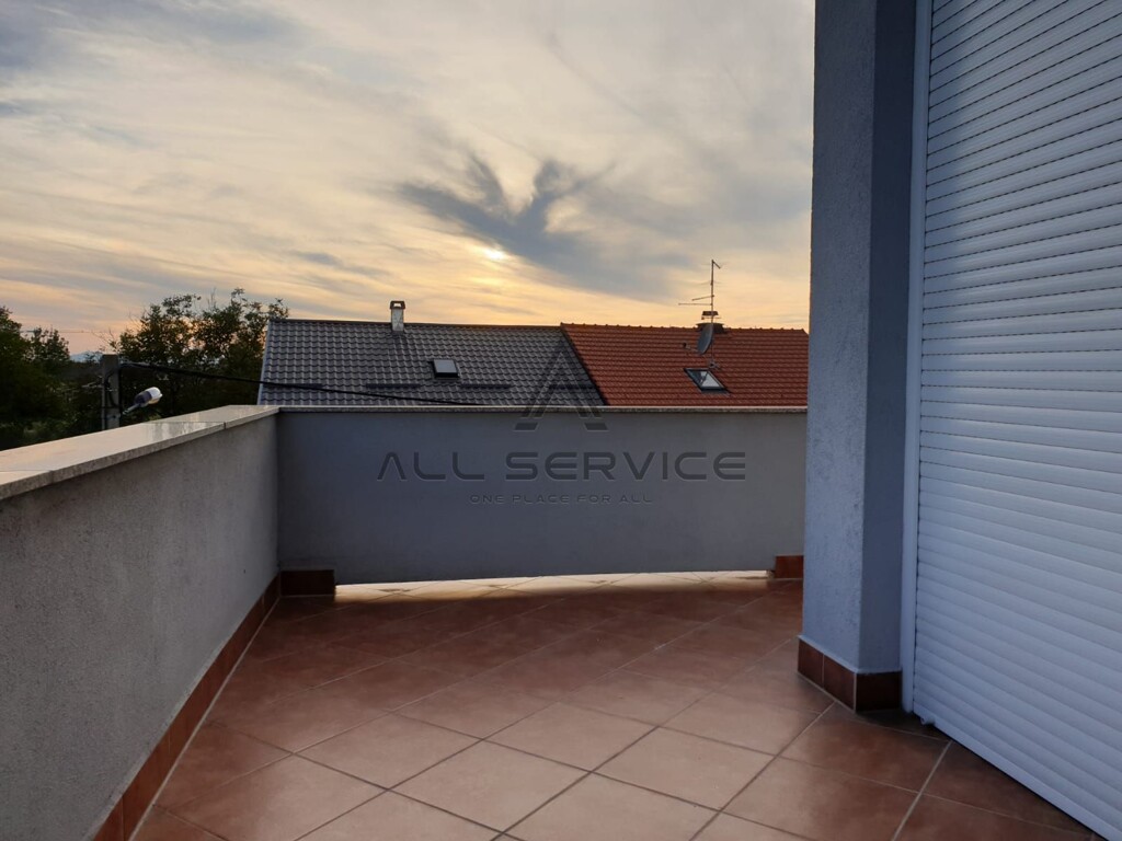 Image 6338414 - 8