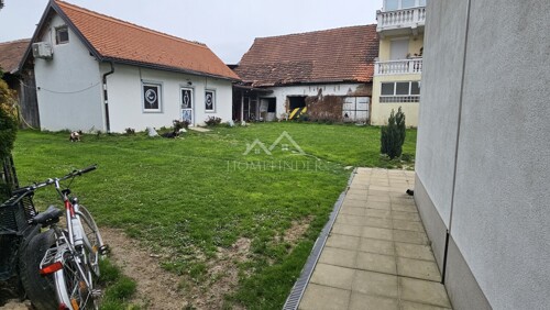 Kuća sa stanom i 4 poslovna prostora, 944m2, Ivanec