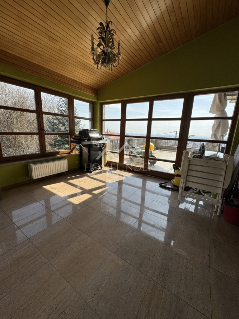 Image 6338534 - 8
