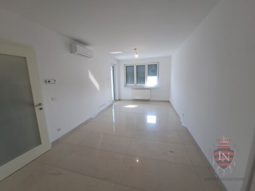 Poslovni prostor, uredski, Meandar Centar, Središće, 65 m2