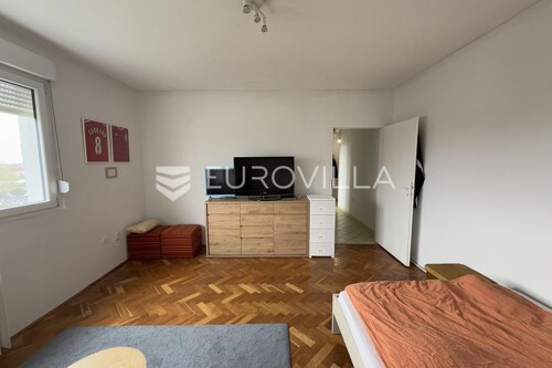 Thumbnail 6339032 - 3