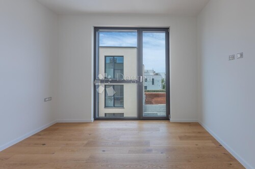 Thumbnail 6339086 - 6