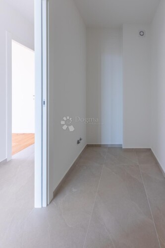 Thumbnail 6339086 - 8