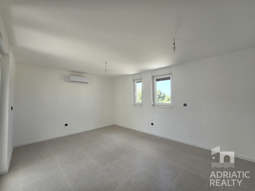 Thumbnail 6339275 - 3